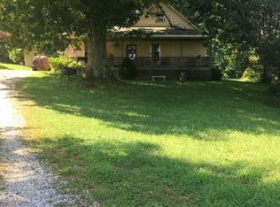 82 Dockery Ln, Young Harris, GA 30582