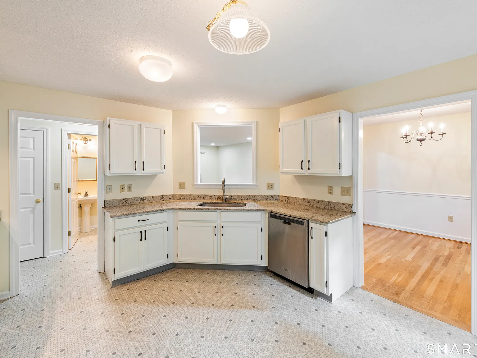 4 bed, 2.5 bath, 1723 sqft, $3,800 — Photo 3