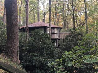 12 Oak Ln, Hillsville, VA 24343