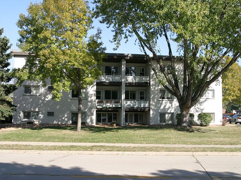 1st image of 4456 Parklawn Ct #101