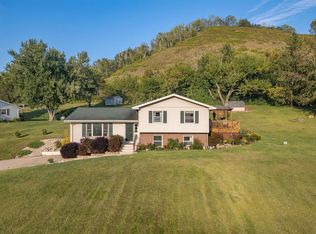6049 Country Club Rd, Houston, MN 55943