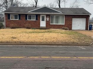 1290 Mullanphy Rd, Florissant, MO 63031