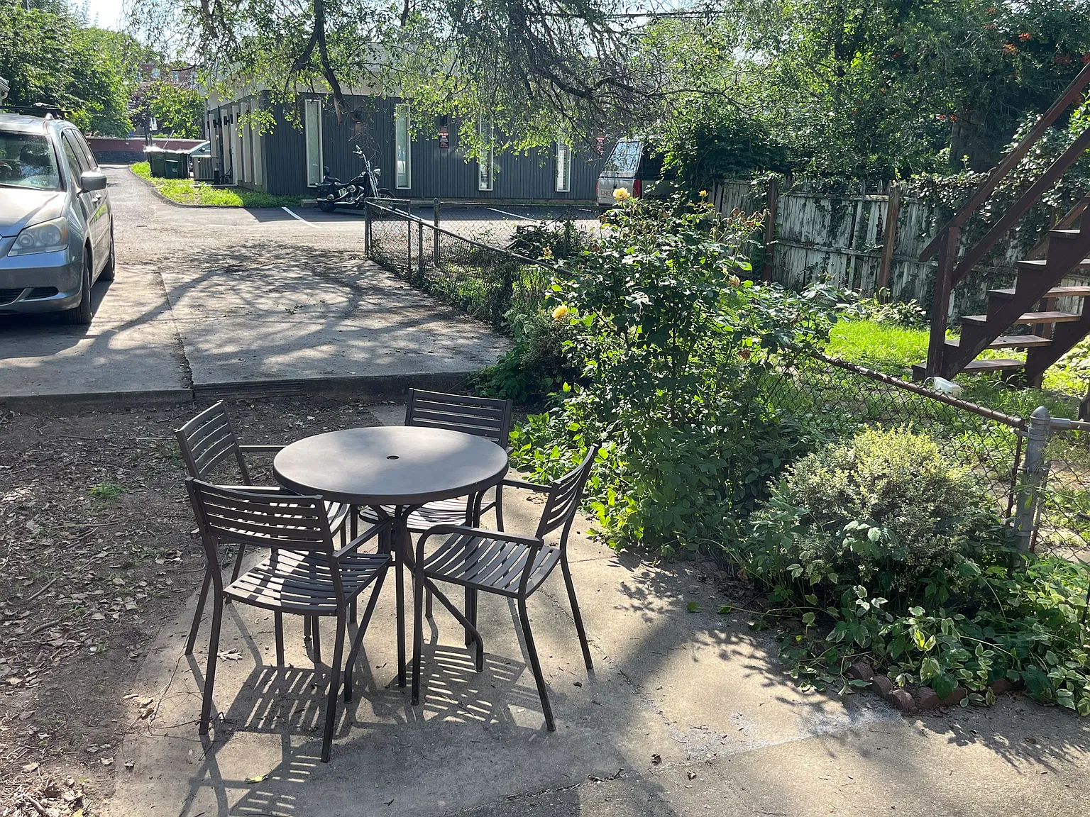1 bed, 650 sqft, $1,200 — Photo 3