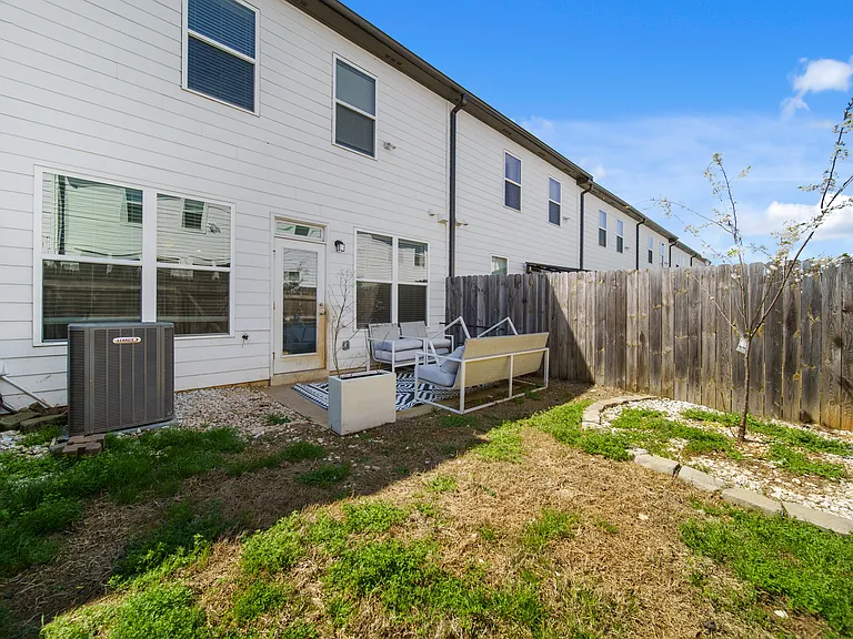 72 Garrison Dr — Photo 3
