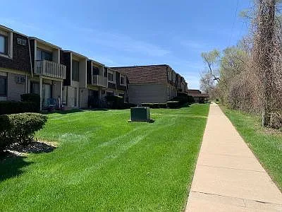 7010 Villa Dr #8 — Photo 1