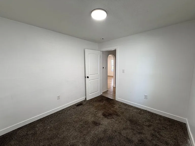 523 N Alton Ave — Photo 10