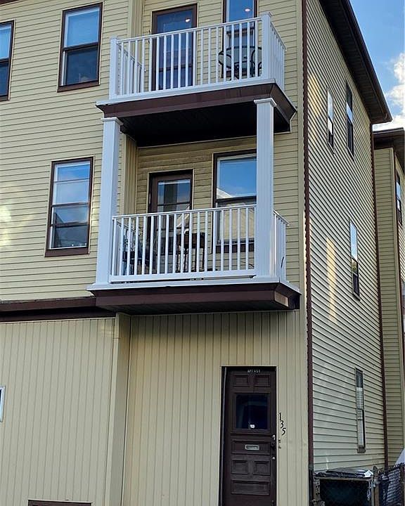 1st image of 135 Courtland St #2F