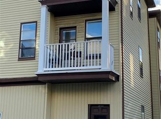 135 Courtland St #2F, Providence, RI 02909