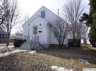 1039 4th St SW, Mason City, IA 50401