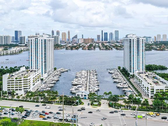 2nd image of 17301 Biscayne Blvd APT 602