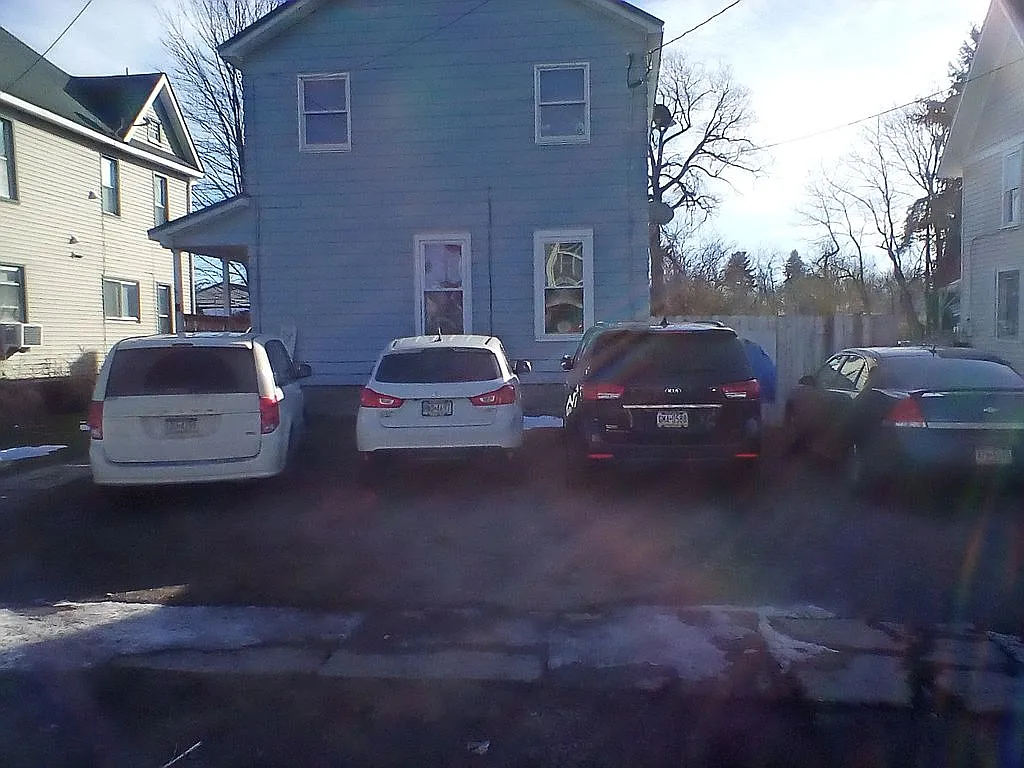 24 South St photo 1