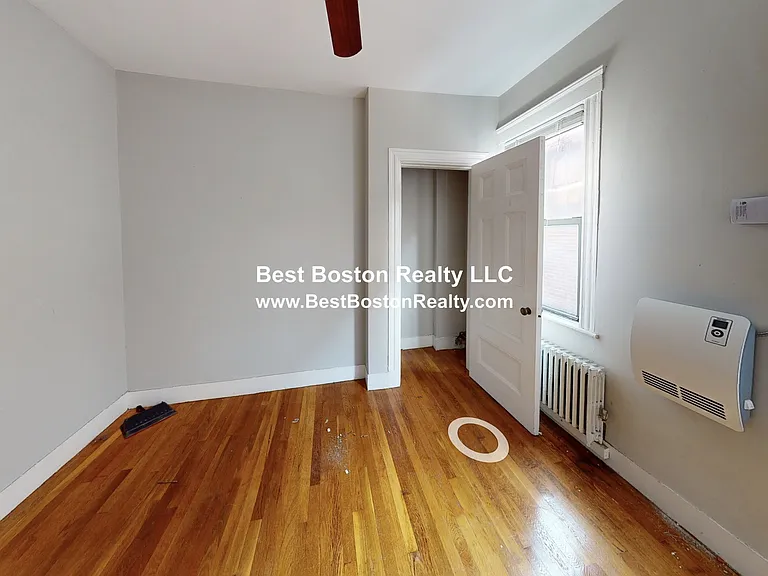 48 John F Kennedy St #15 — Photo 8