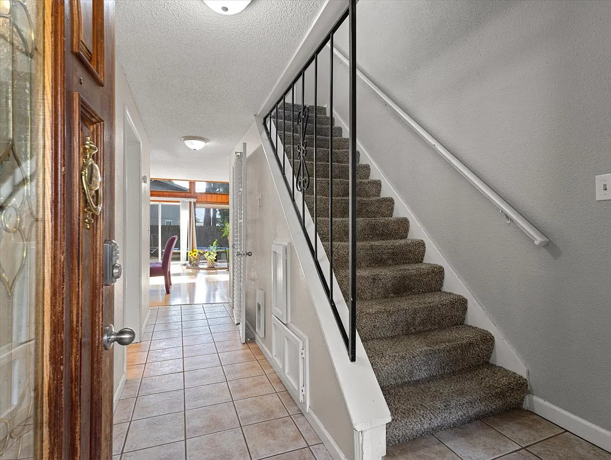 3 bed, 2.5 bath, 1500 sqft, $2,295 — Photo 4