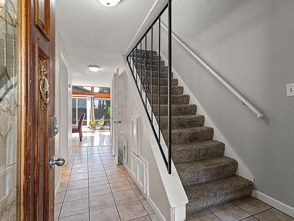 4th image of 14007 NE 13th St