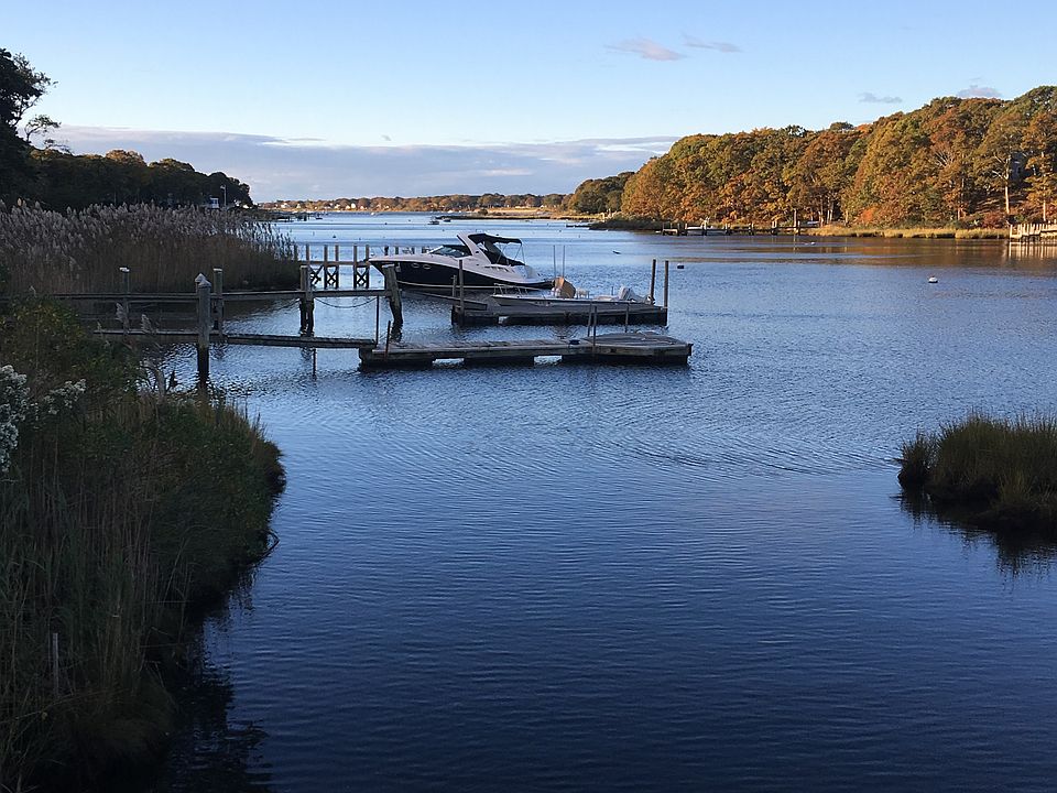 1st image of 141 Shorewood Dr