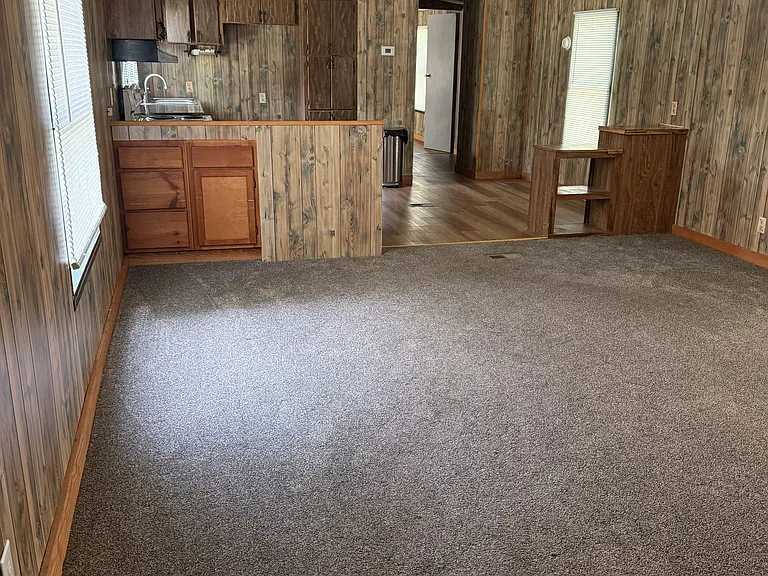 608 Dillard Dr — Photo 7