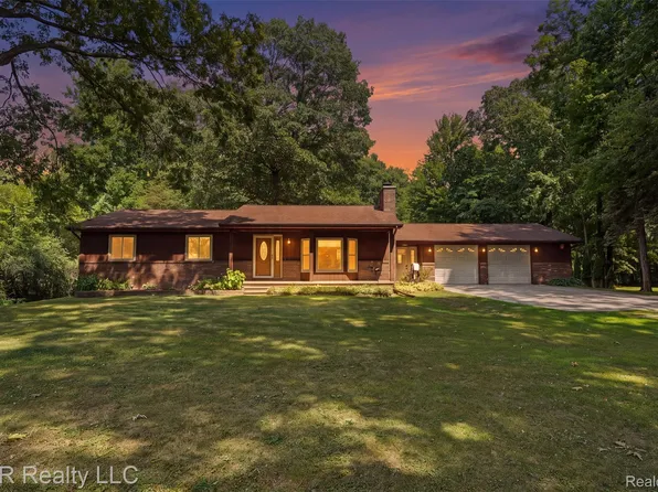 22243 Inkster Rd, Brownstown, MI 48174