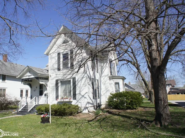 733 Walnut St, Webster City, IA 50595