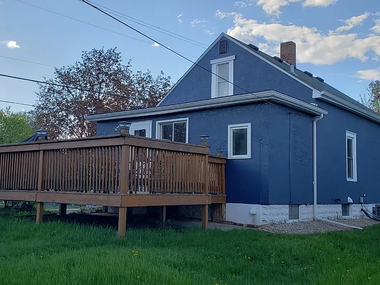 1348 6th St E — Photo 2