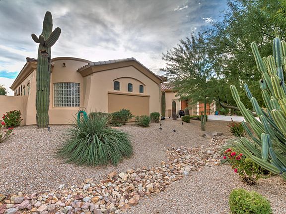 4th image of 691 E Buena Vista Dr