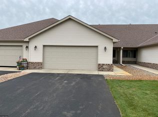 608 Graceview Dr E, Saint Joseph, MN 56374