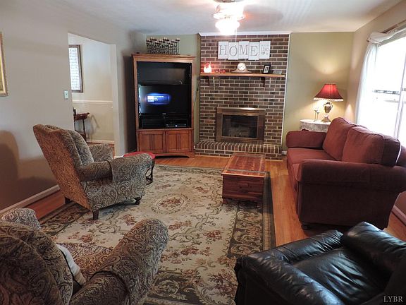 4th image of 200 Fox Creek Dr