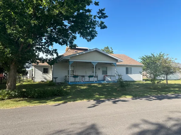 110 E Russell Street, Goodman, MO 64843