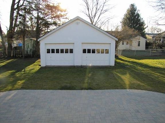 2 car detached garage