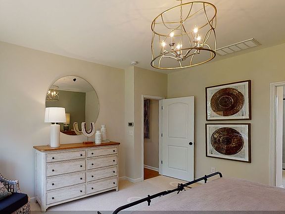 3rd image of 4761 Spruce Way
