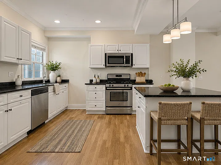 3 bed, 2.5 bath, 2275 sqft, $4,295 — Photo 3