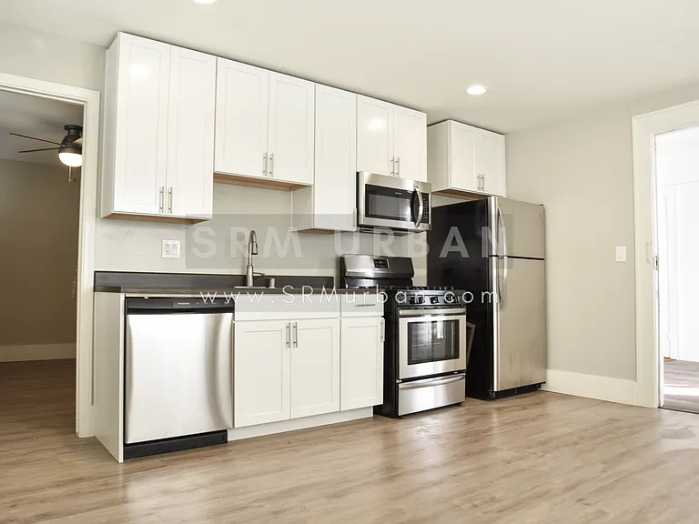 2229 2nd Ave #7 — Photo 3