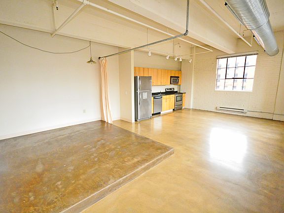 2nd image of 412 S 13th St #D08
