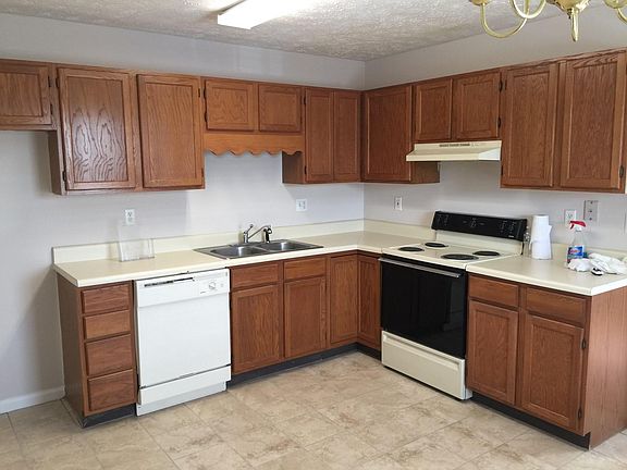 5th image of 819 Valerie Ln