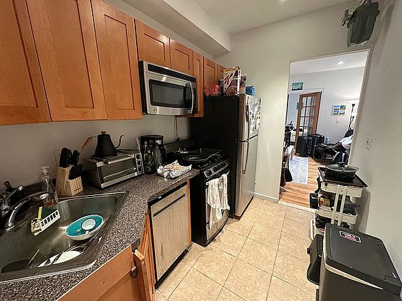 5th image of 166 E 91st St #4AA