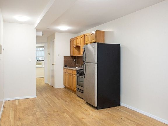 4th image of 224 Cumberland St #1X