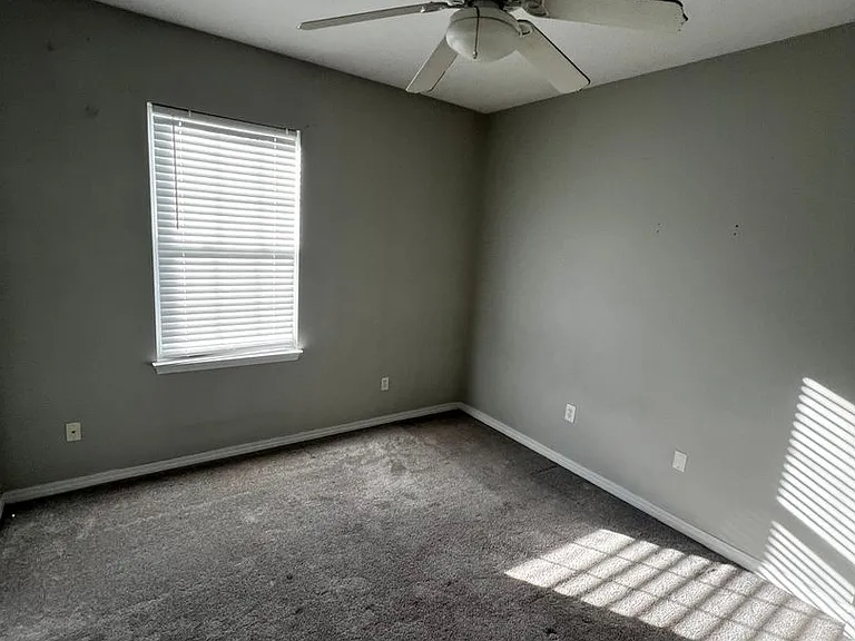 764 Shady St — Photo 18