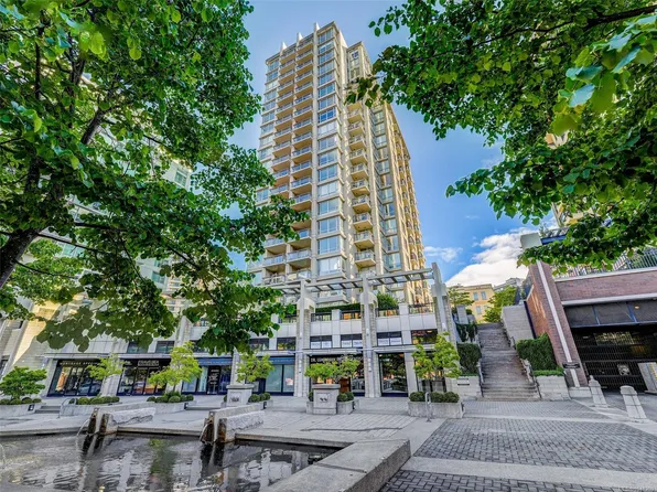751 Fairfield Rd #1408, Victoria, BC V8W 4A4