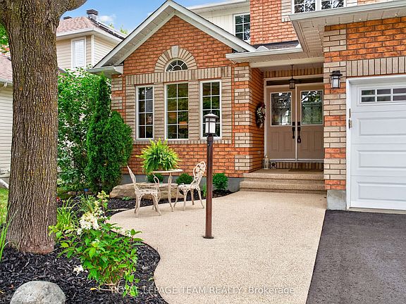 3rd image of 12 Forillon Cres