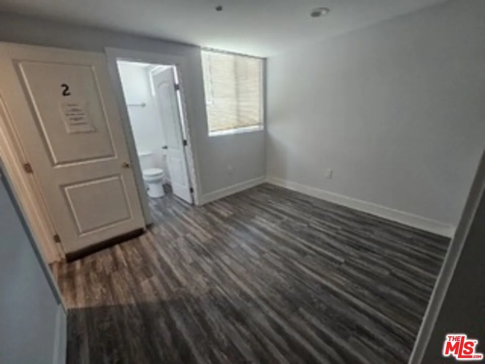 Studio, 1.0 bath, 150 sqft, $950 — Photo 2