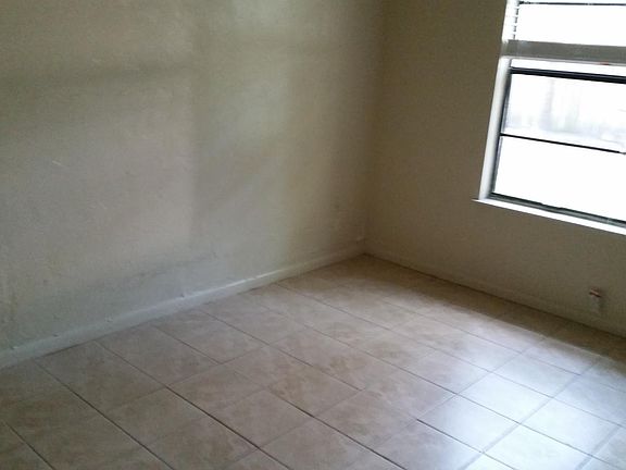 5th image of 1951 NW 31st Ave