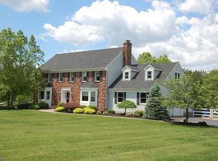 1 Squires Ln, Lebanon, NJ 08833