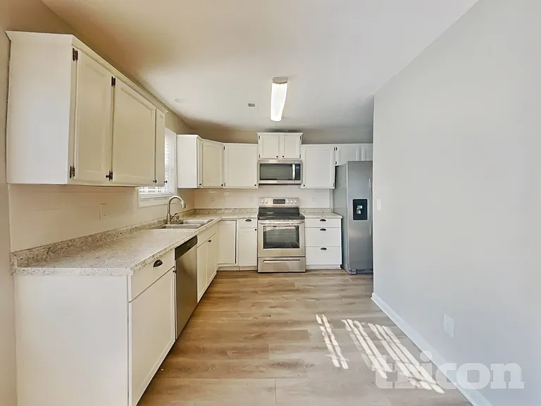 5708 Green Apple Dr — Photo 7