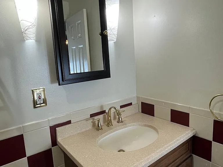 364 Hickory Dr — Photo 16