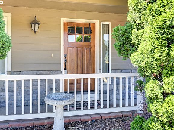 2nd image of 2135 Salmon St