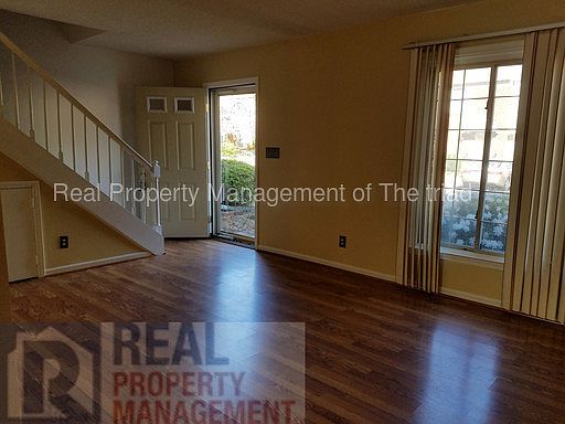 2nd image of 110 Charlestowne Cir