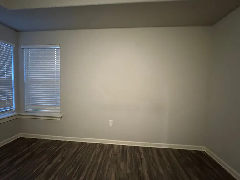 1707 SE K Pl — Photo 11