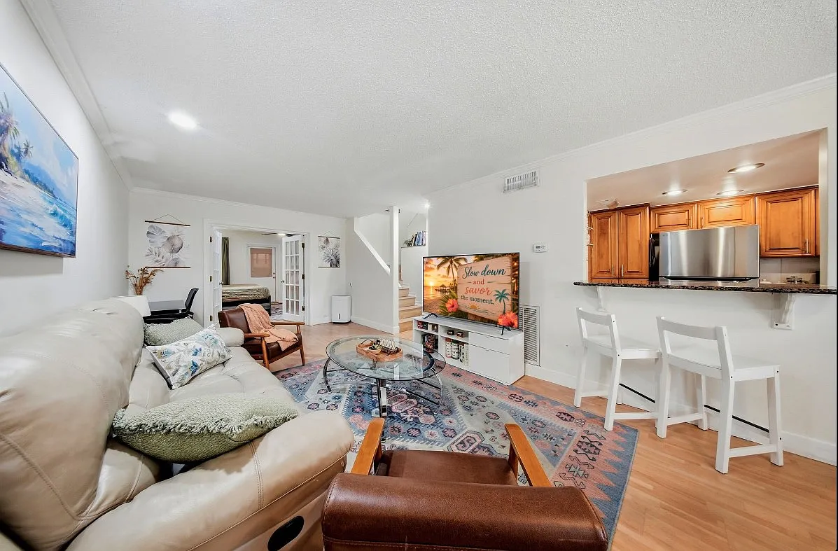 601 S Matanzas Ave — Photo 2