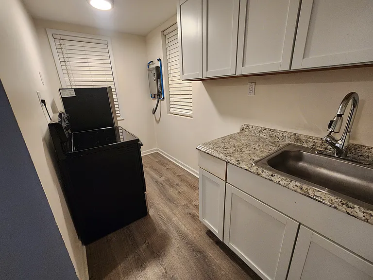 1603 Richards St — Photo 23