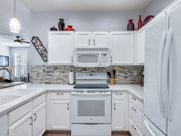 15511 W Coral Pointe Dr — Photo 10