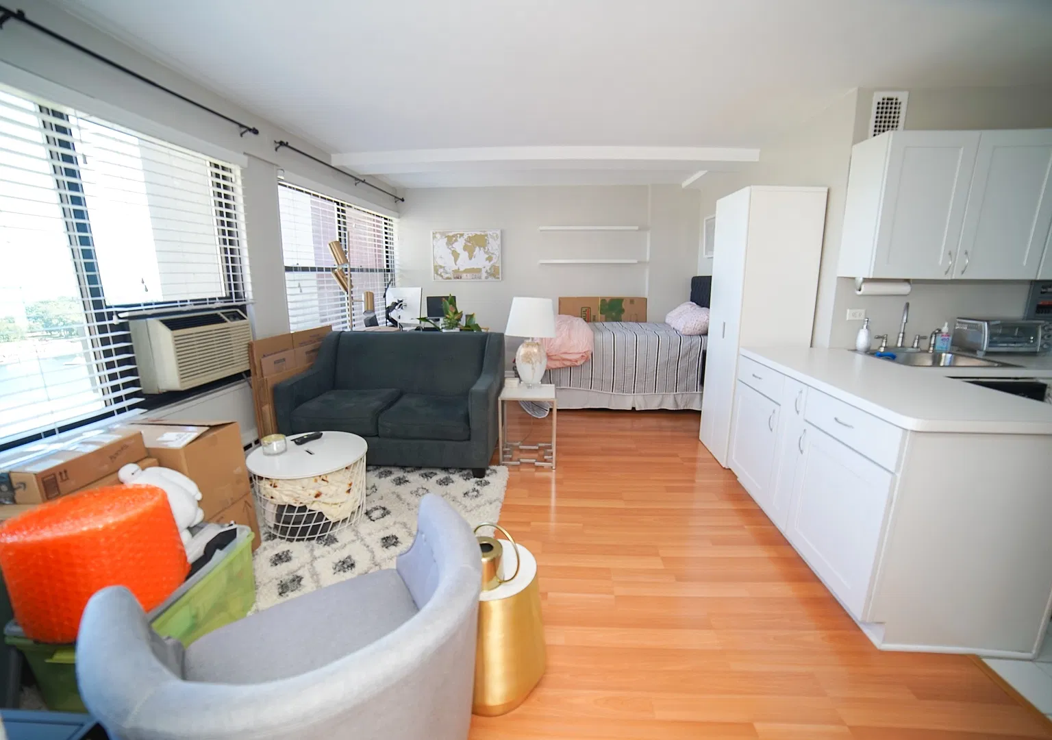 Studio, 650 sqft, $1,850 — Photo 3